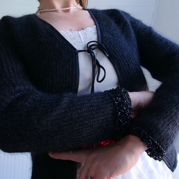 Gorgeous vintage La Perla black mohair‎ cardigan - Picture 2 of 8